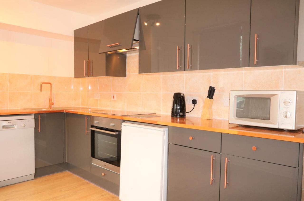 3 Bedroom Centre In Lauriston Place Apartment *